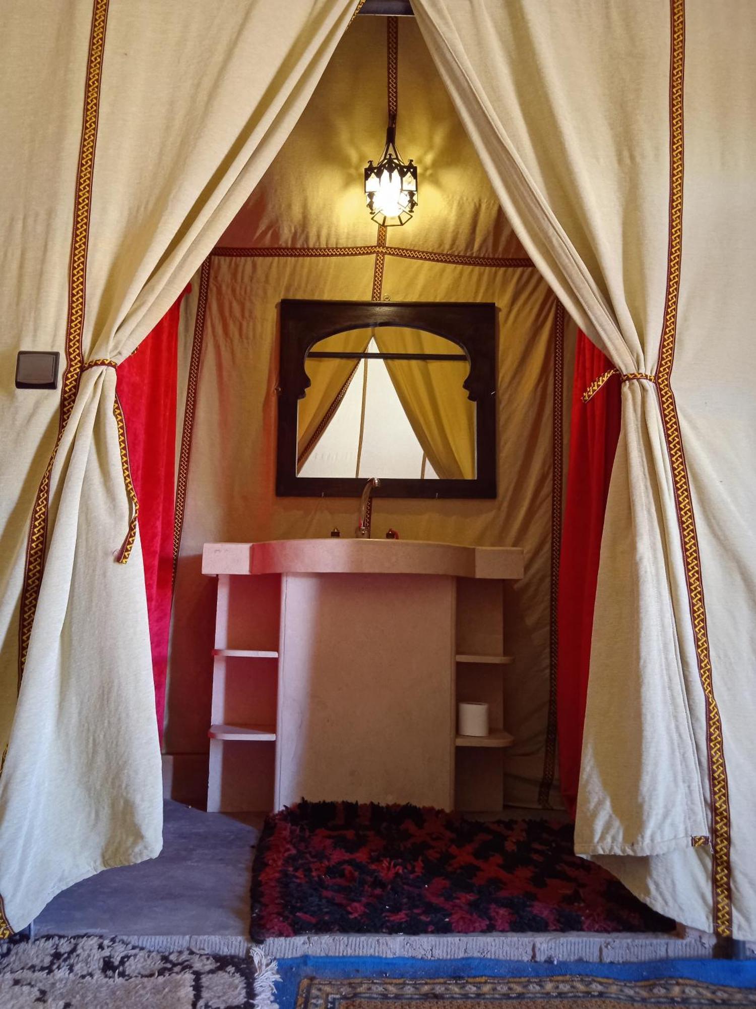Sahara Luxury Camp Hotel เมอร์ซูกา ภายนอก รูปภาพ