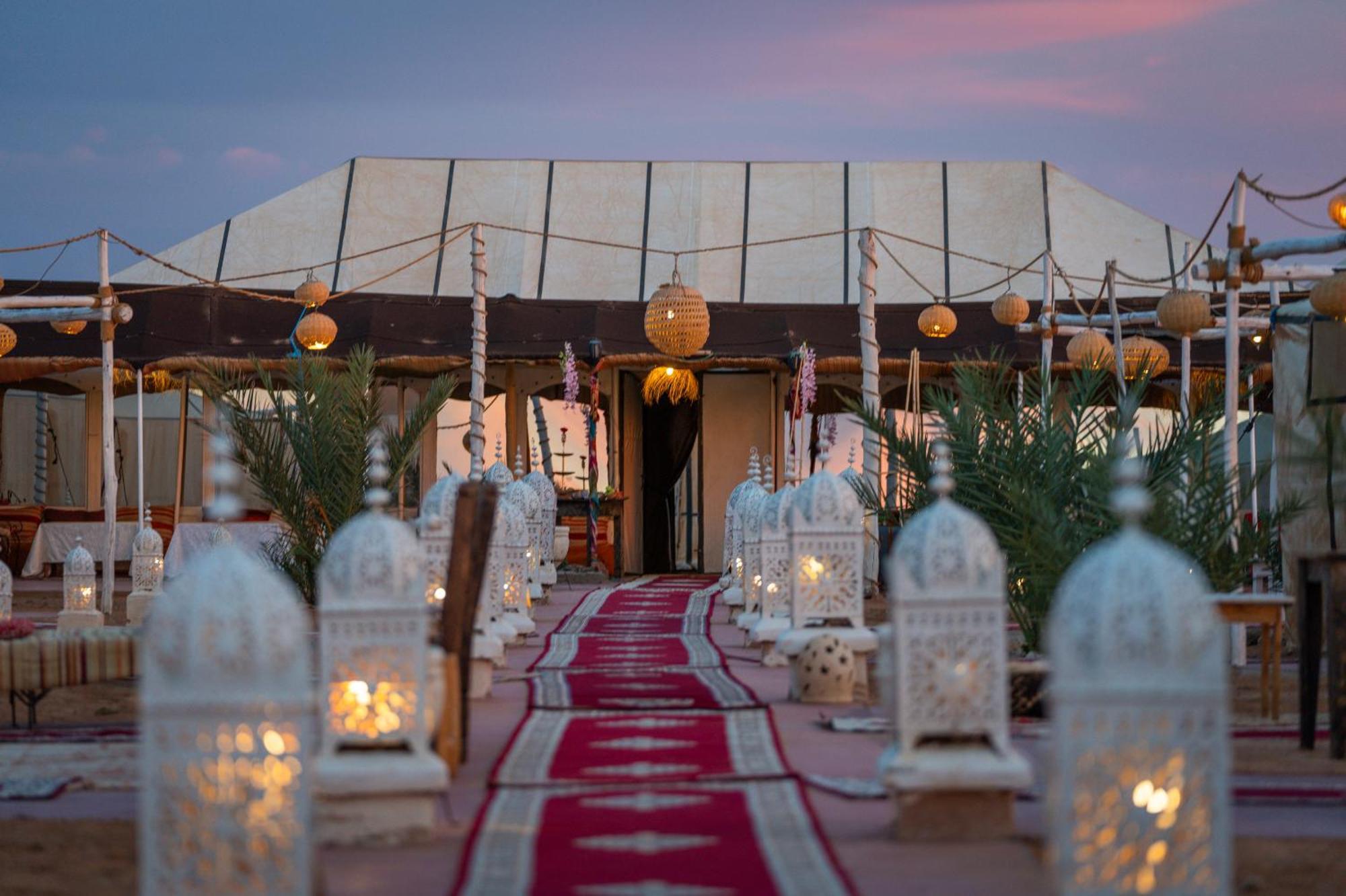 Sahara Luxury Camp Hotel เมอร์ซูกา ภายนอก รูปภาพ